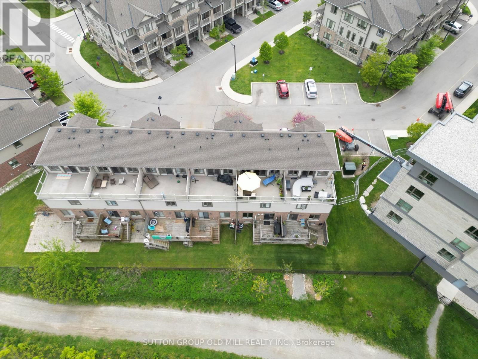 53 SOUTHSHORE CRESCENT Image 49