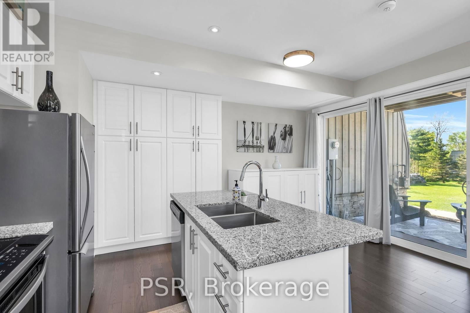 44 CARRICK TRAIL Image 15