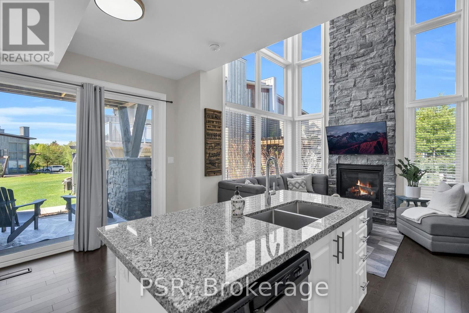 44 CARRICK TRAIL Image 17