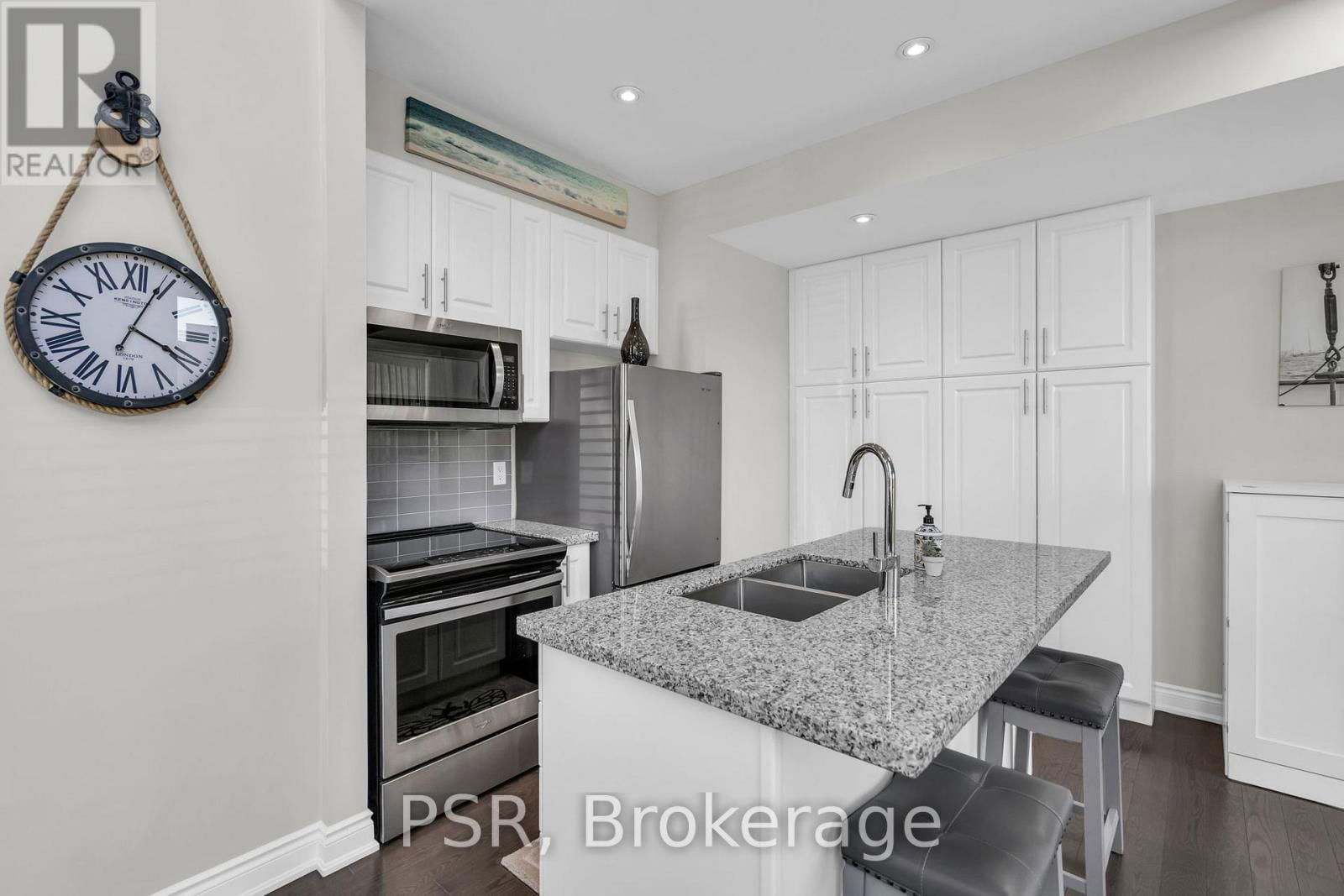 44 CARRICK TRAIL Image 18