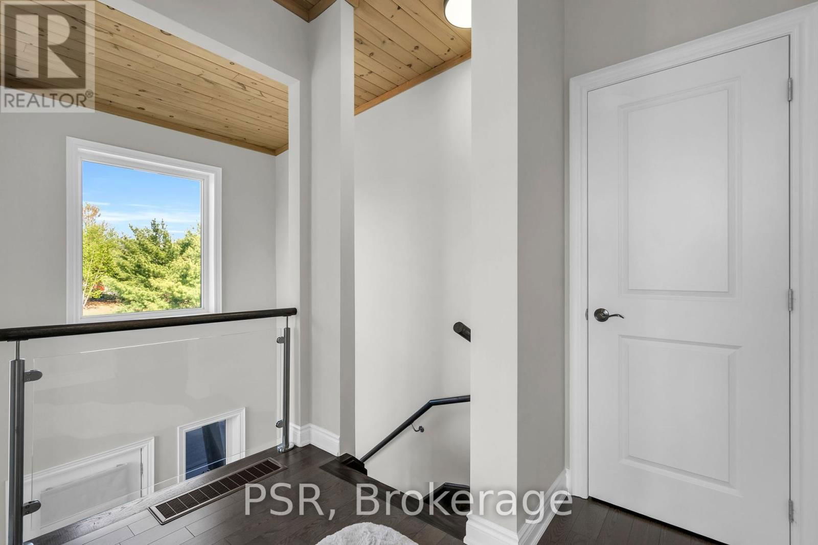 44 CARRICK TRAIL Image 21