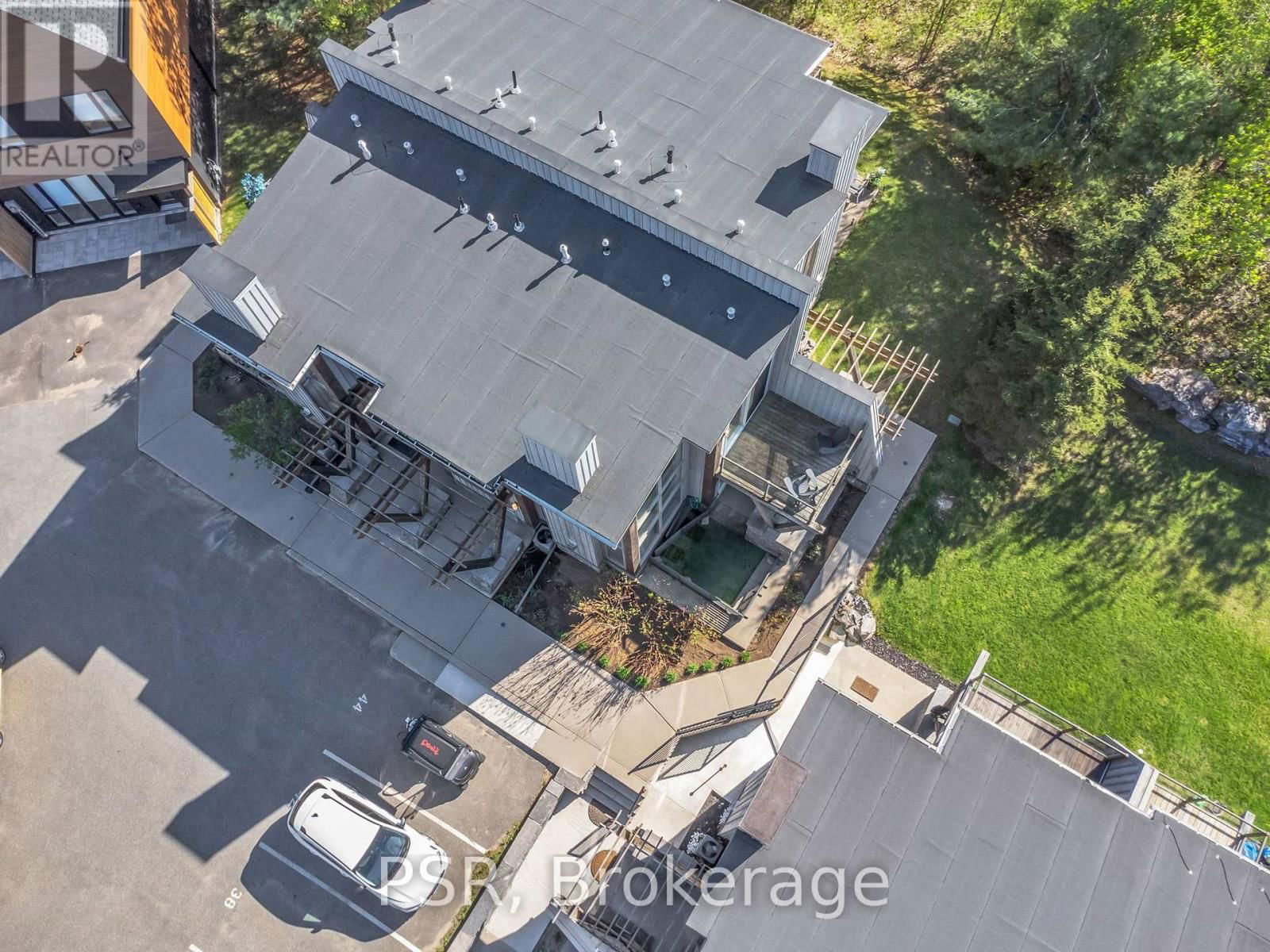 44 CARRICK TRAIL Image 38