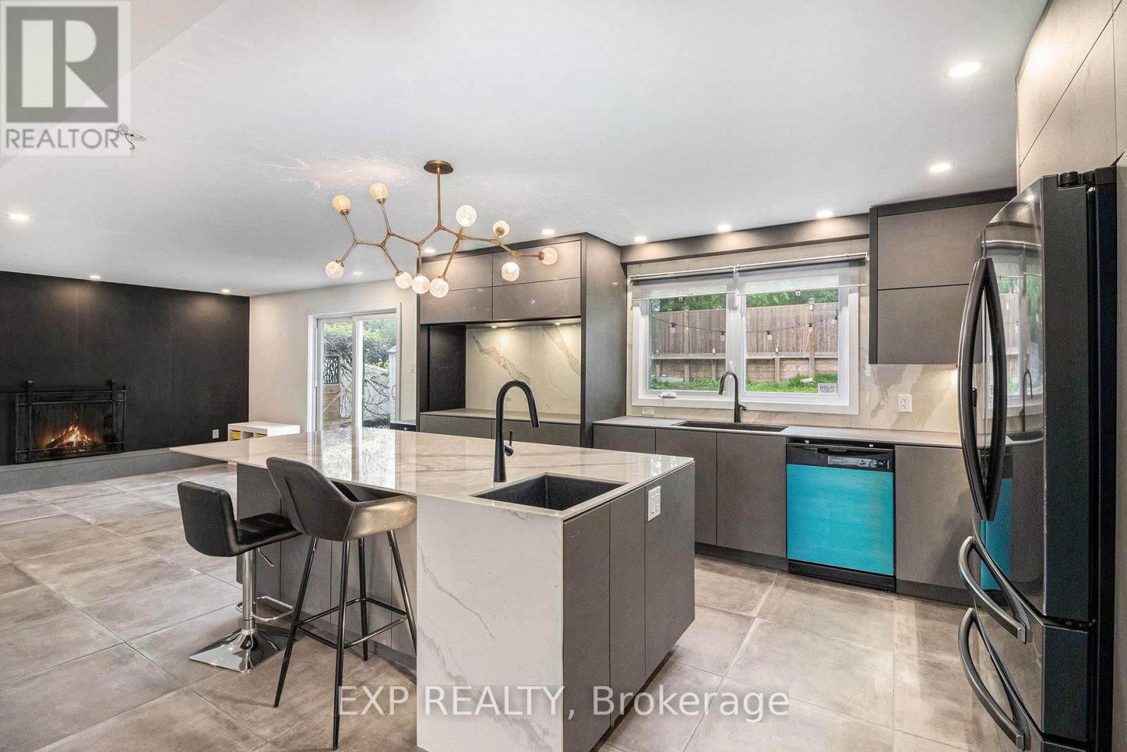 2195 NIAGARA DRIVE Image 11
