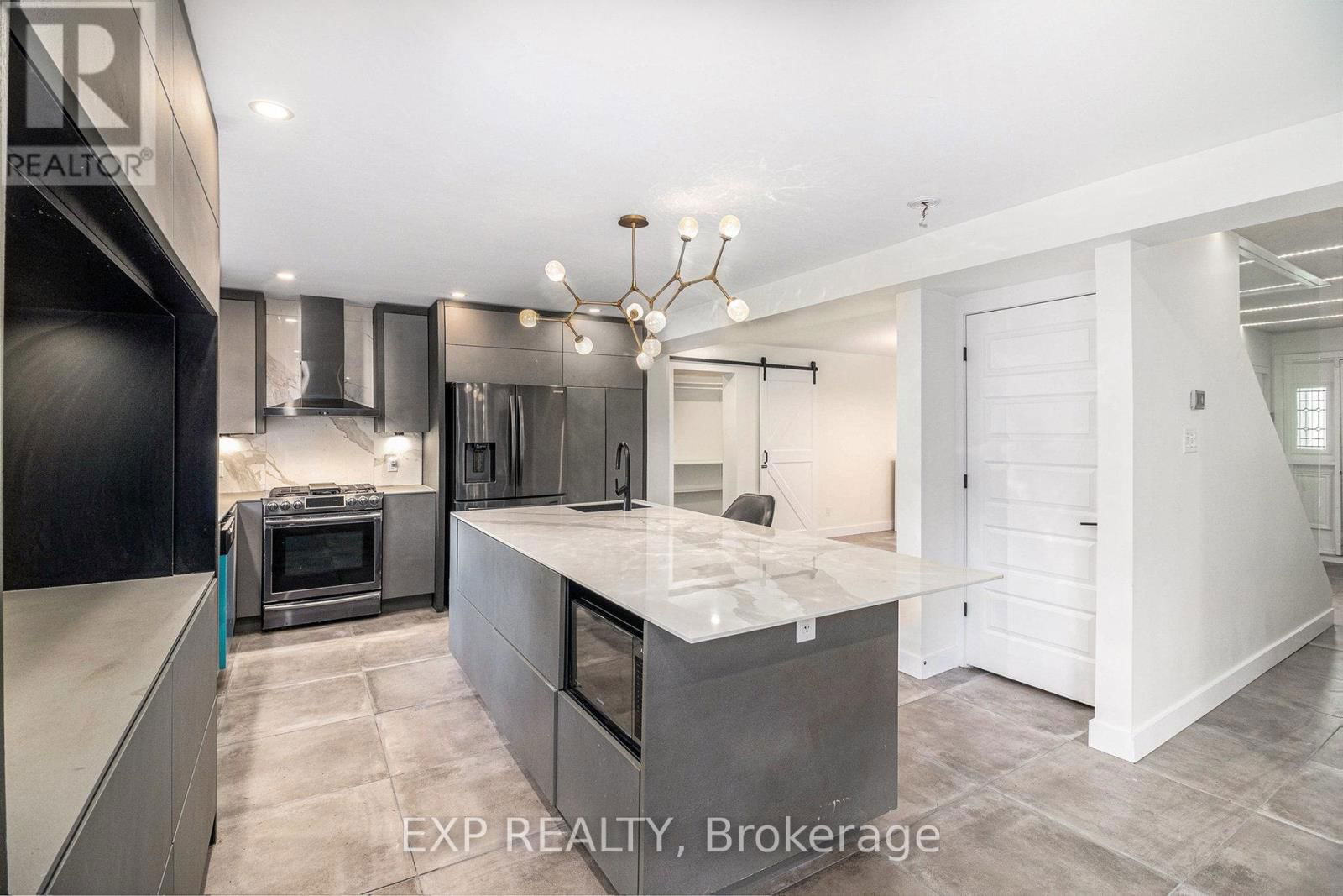2195 NIAGARA DRIVE Image 14