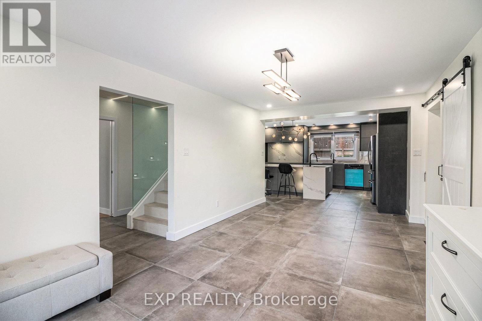 2195 NIAGARA DRIVE Image 16