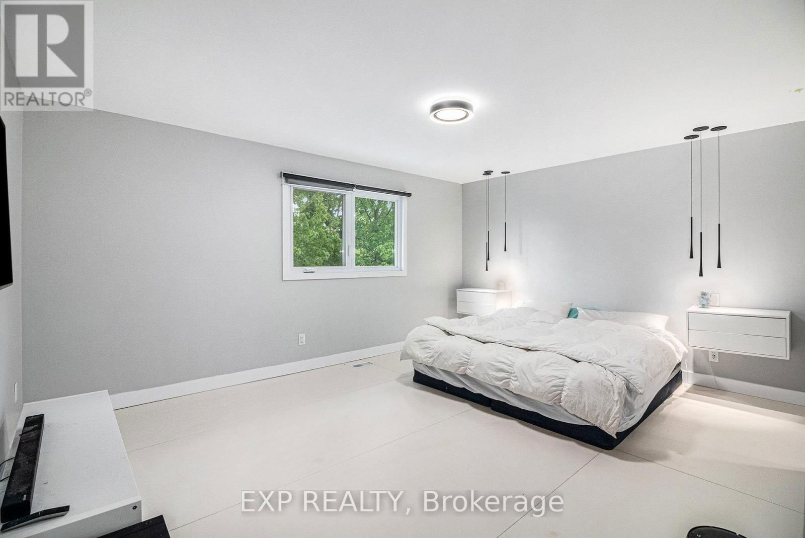 2195 NIAGARA DRIVE Image 20