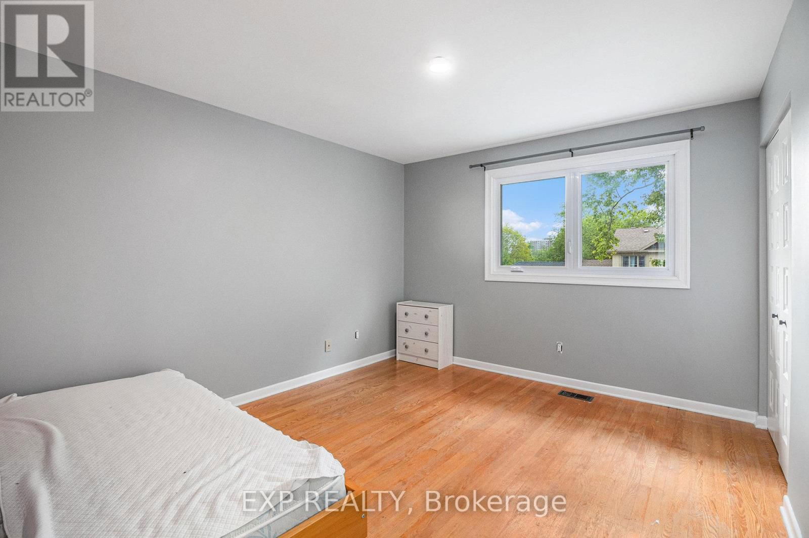 2195 NIAGARA DRIVE Image 27