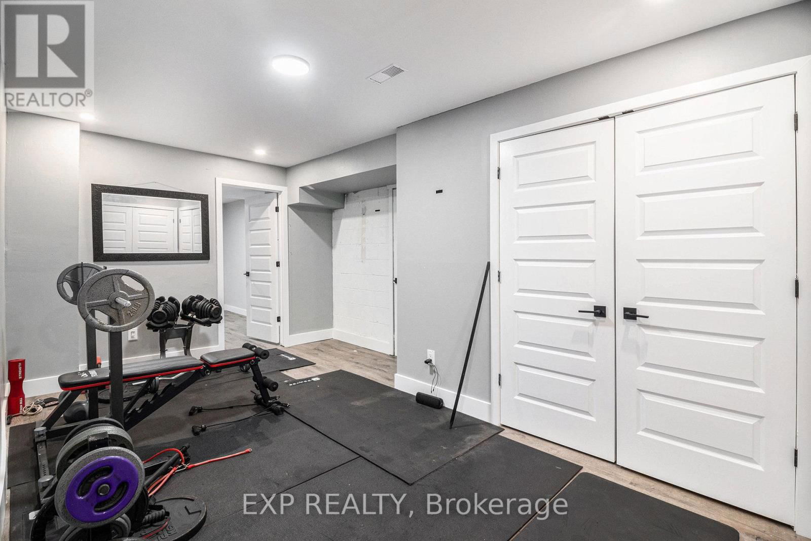 2195 NIAGARA DRIVE Image 34