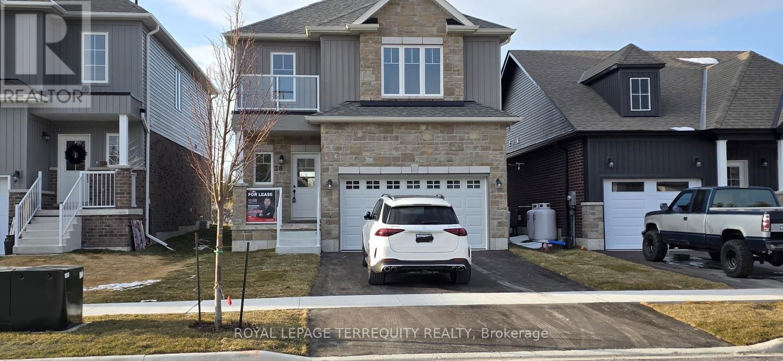 38 HILLCROFT WAY Image 1