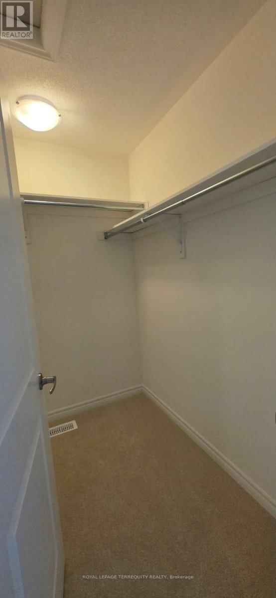 38 HILLCROFT WAY Image 12