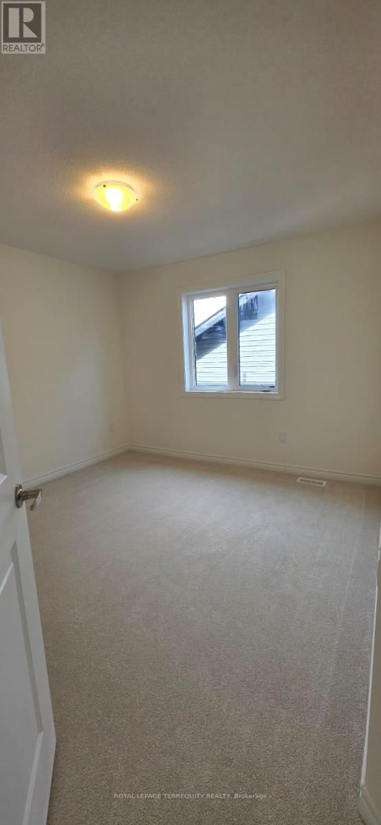 38 HILLCROFT WAY Image 18
