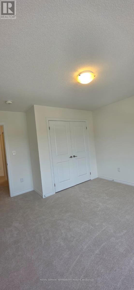 38 HILLCROFT WAY Image 23