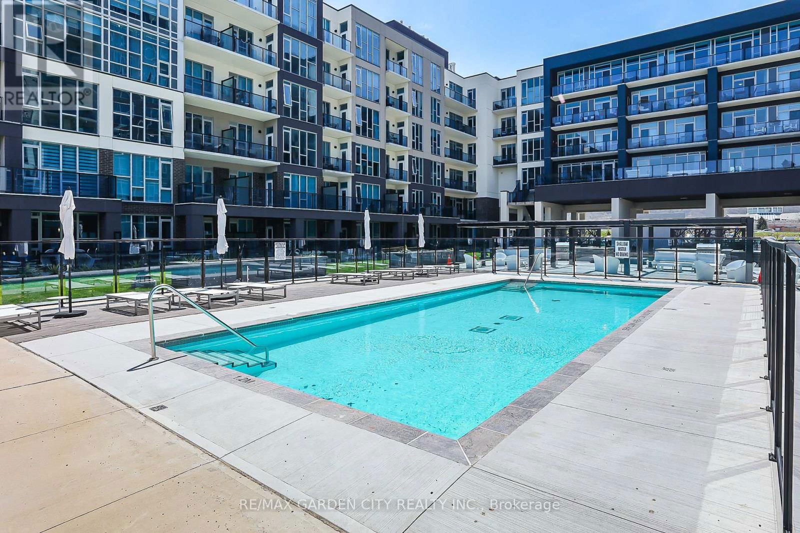 431 - 16 CONCORD PLACE Image 33