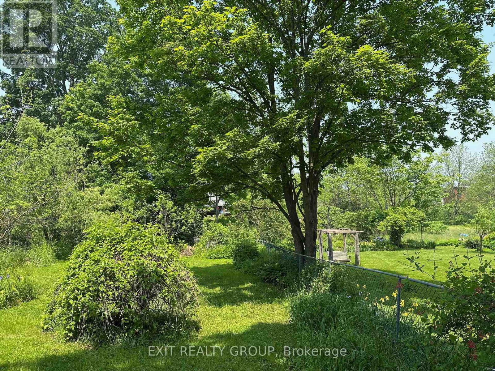 108 ST LAWRENCE STREET WEST Image 23