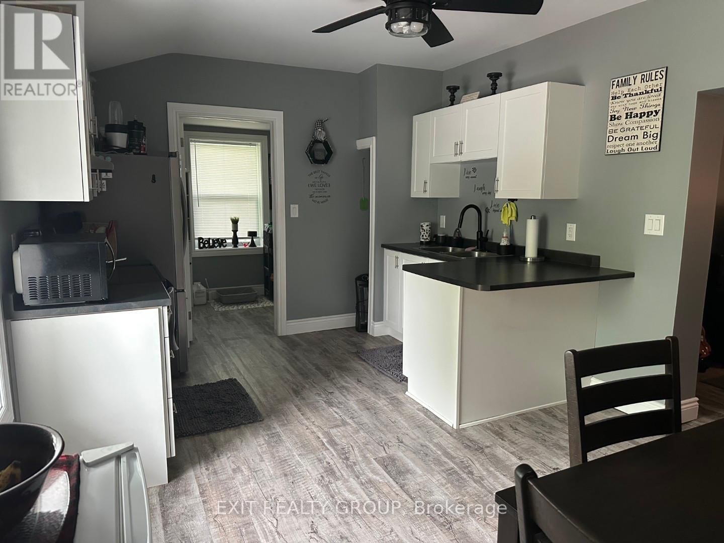 108 ST LAWRENCE STREET WEST Image 6