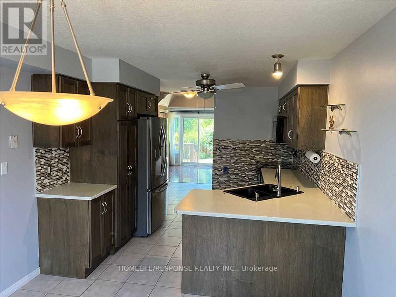 9 - 305 BRIARMEADOW DRIVE Image 4