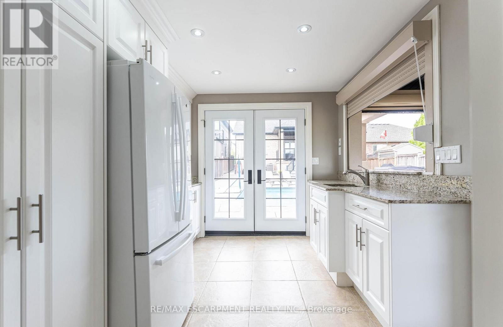 188 MOTHER'S STREET Image 35