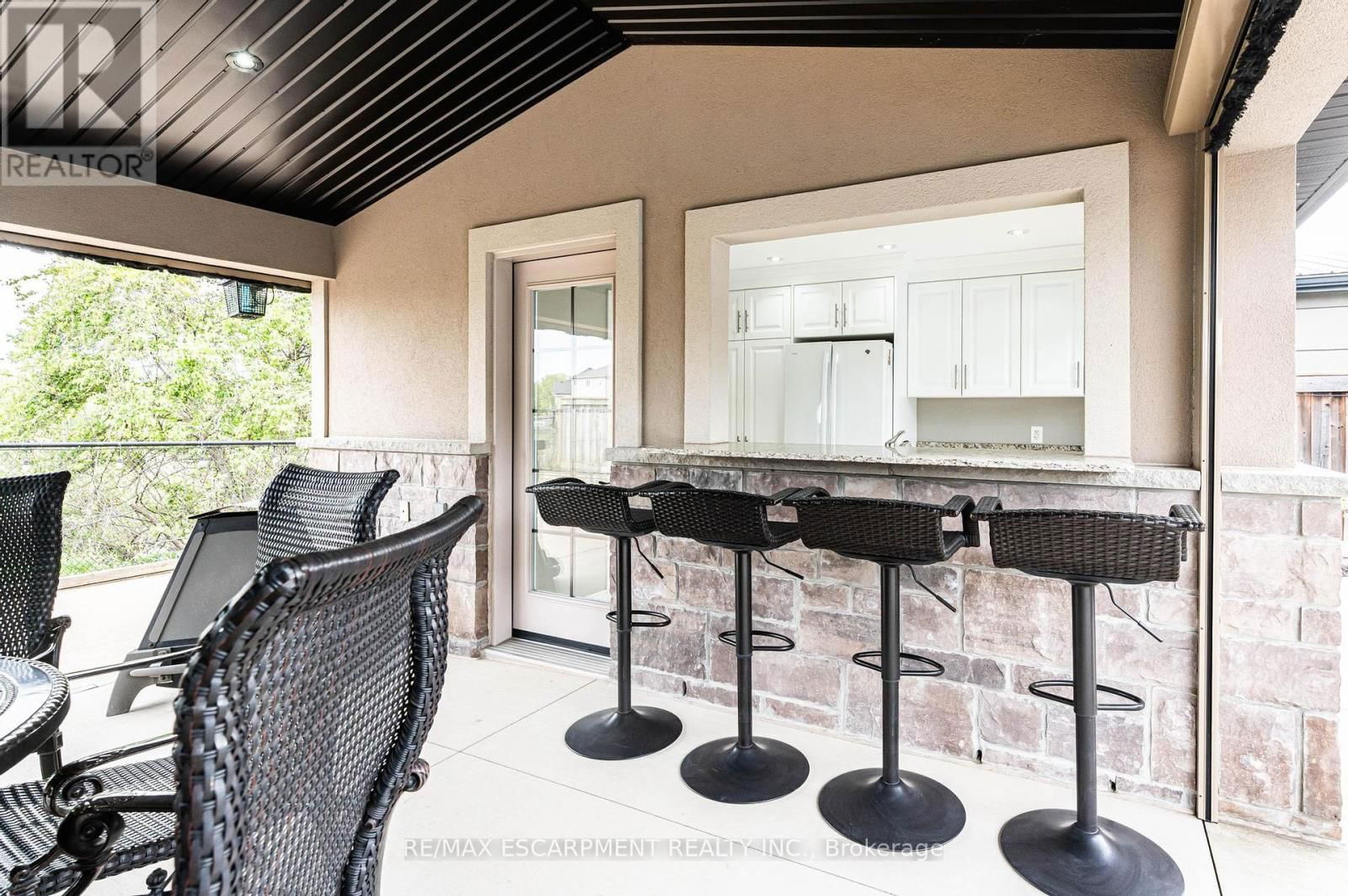 188 MOTHER'S STREET Image 40