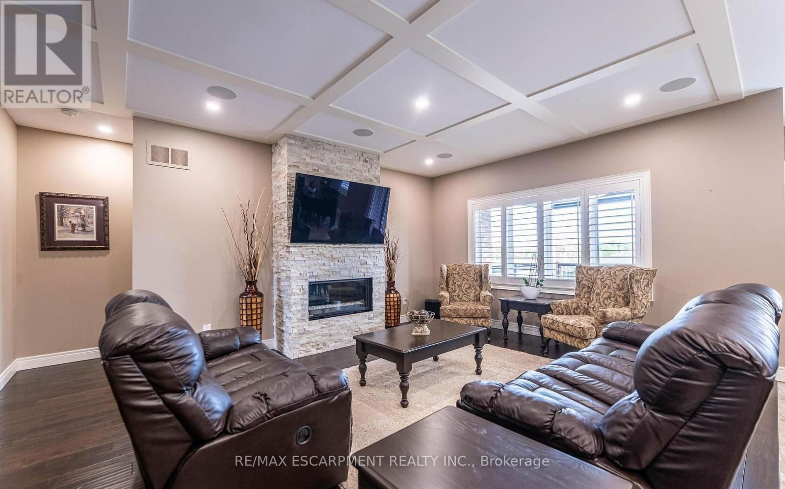 188 MOTHER'S STREET Image 8