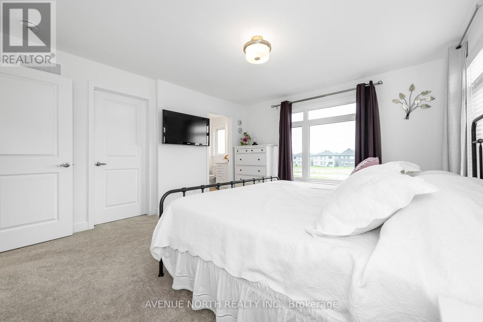 579 TAHOE HEIGHTS Image 17