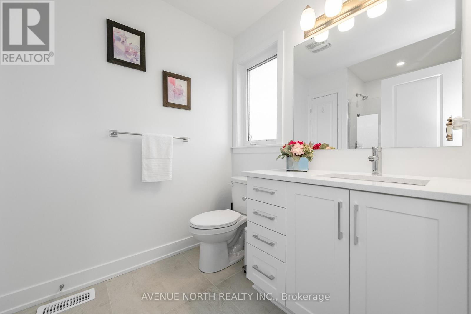 579 TAHOE HEIGHTS Image 18