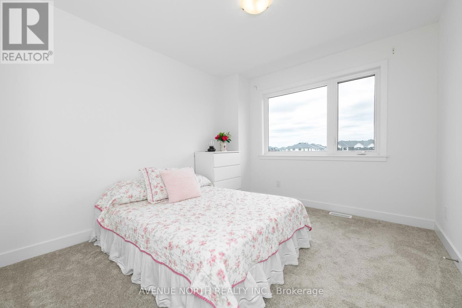 579 TAHOE HEIGHTS Image 24