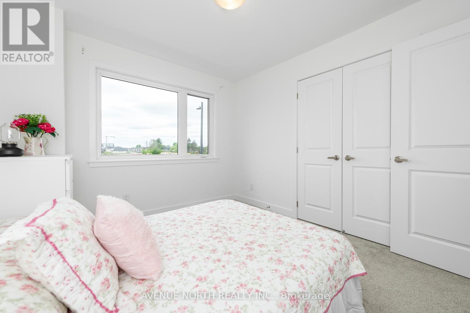579 TAHOE HEIGHTS Image 25