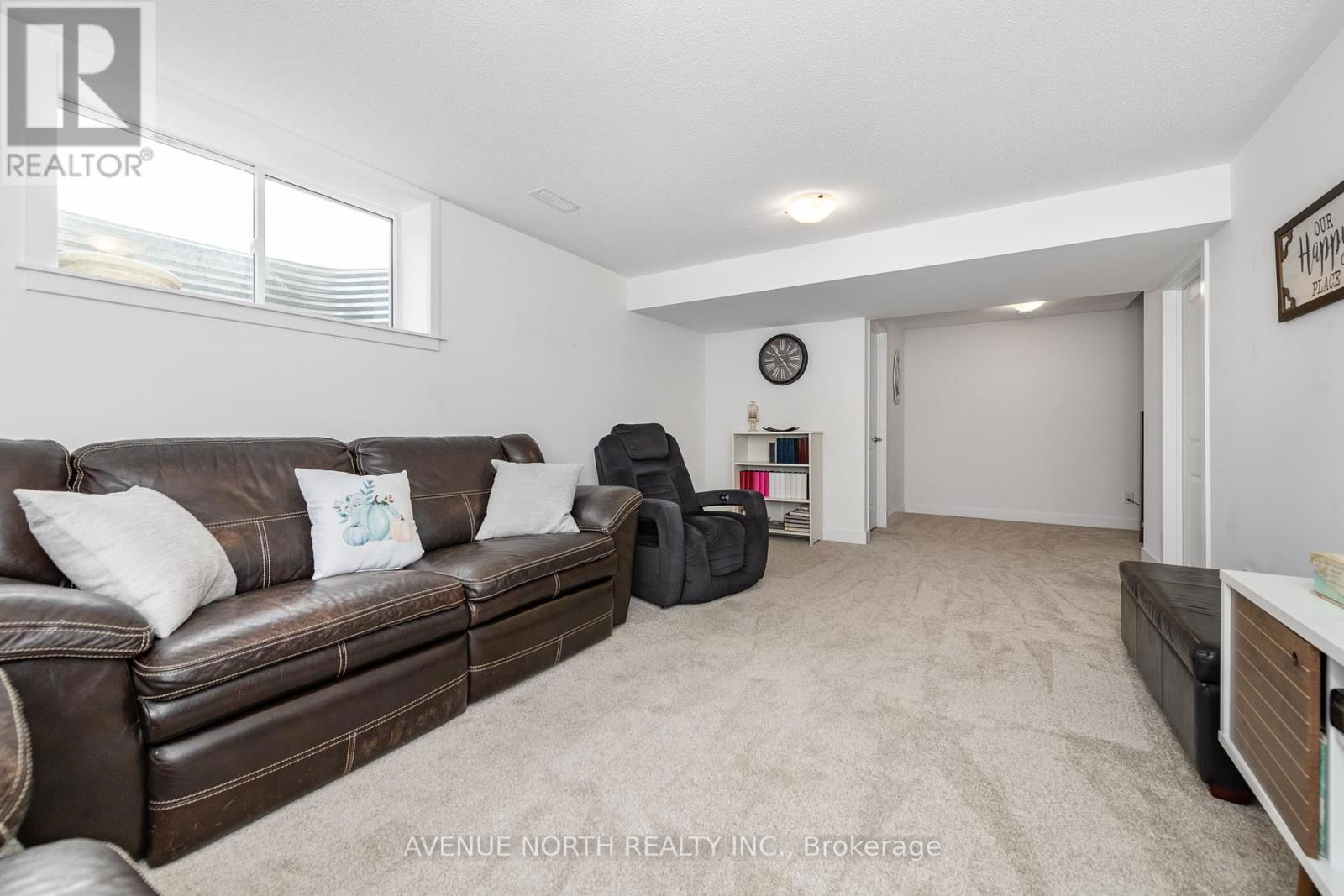 579 TAHOE HEIGHTS Image 29