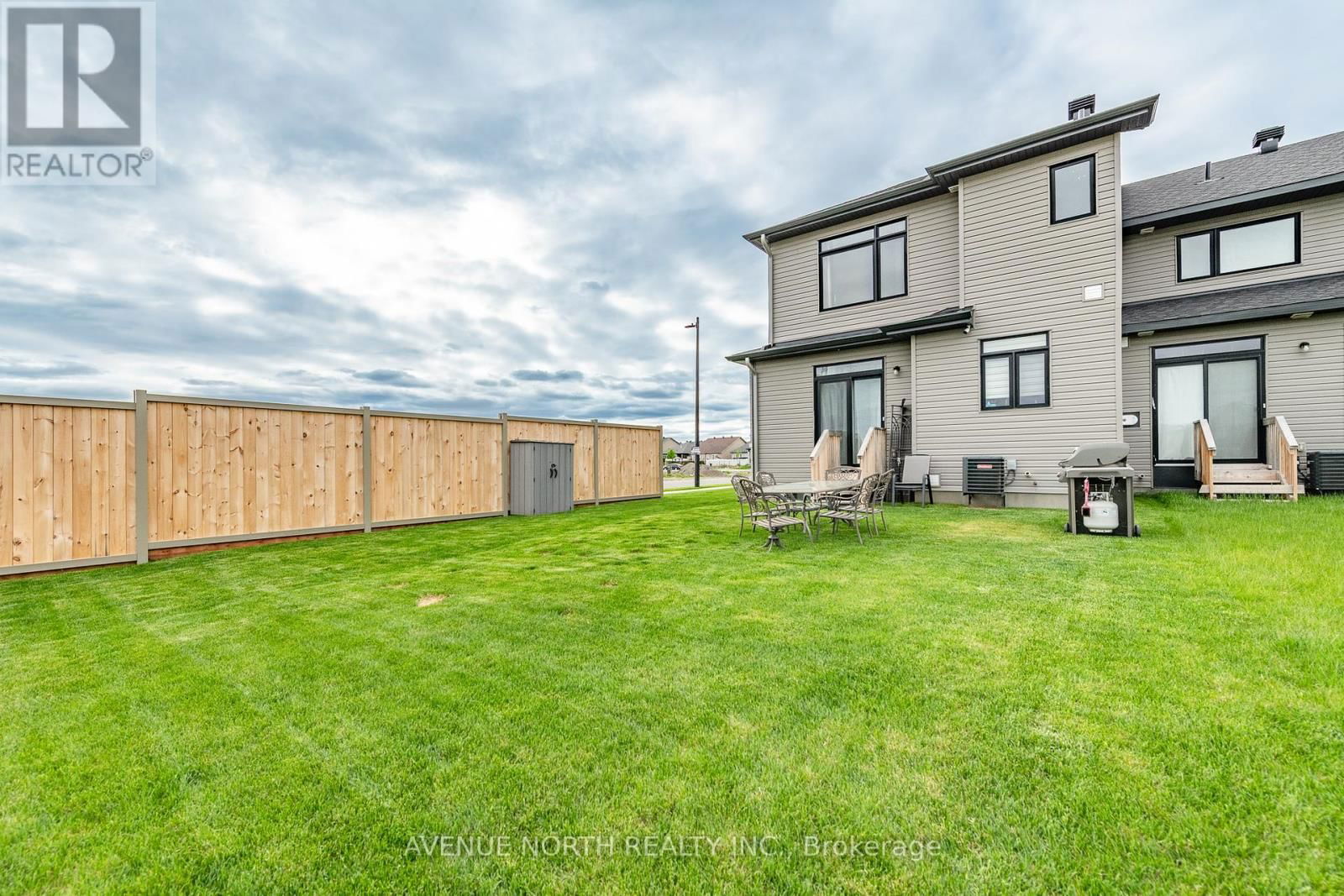 579 TAHOE HEIGHTS Image 30