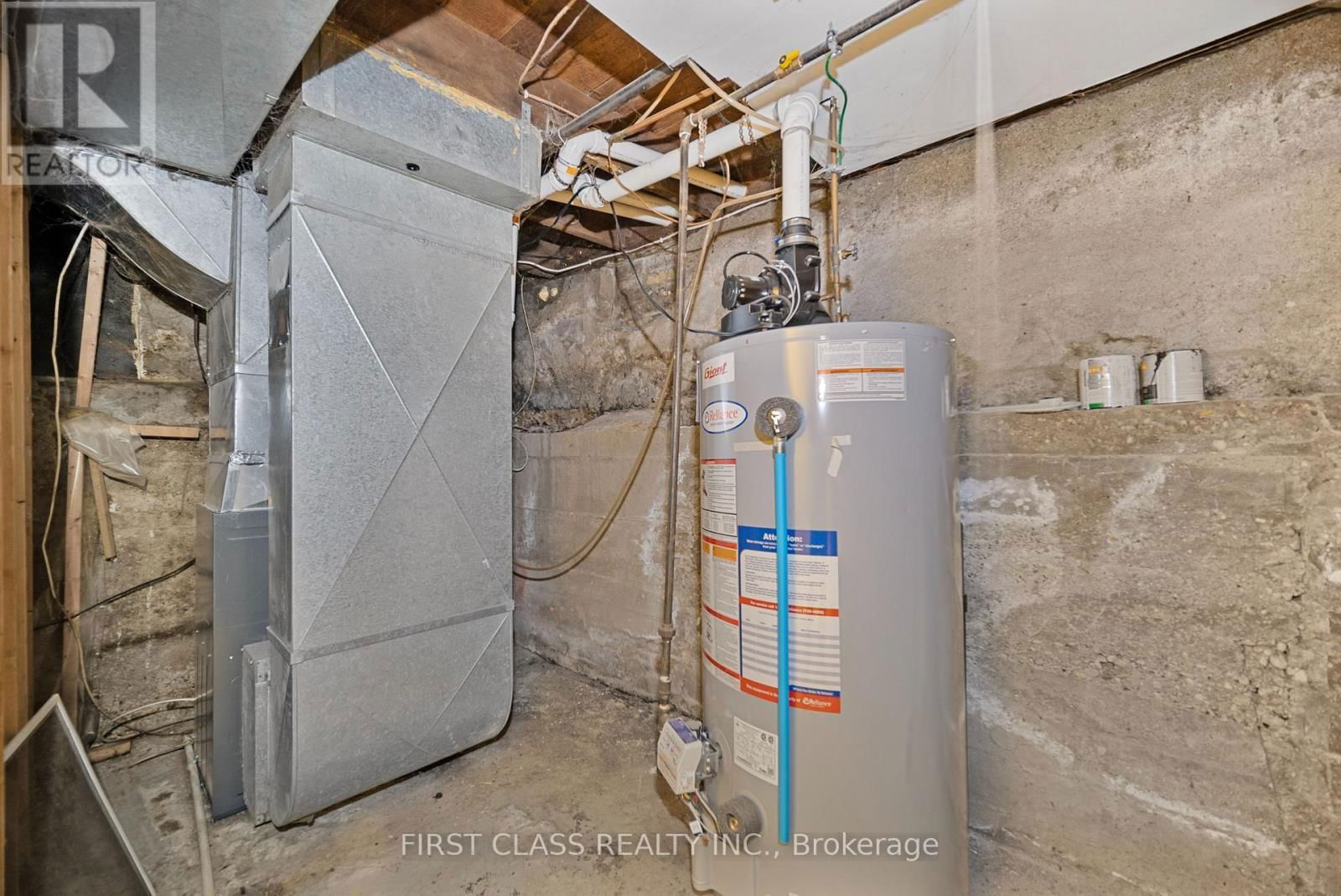 48 SAUNBY STREET Image 21