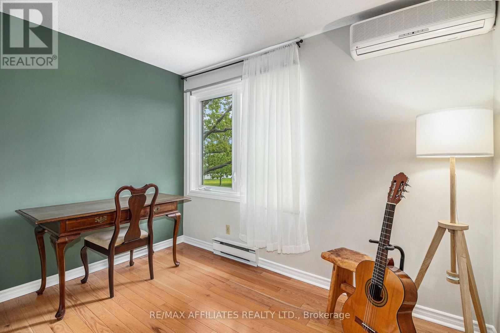 205 - 475 CANTEVAL TERRACE Image 14