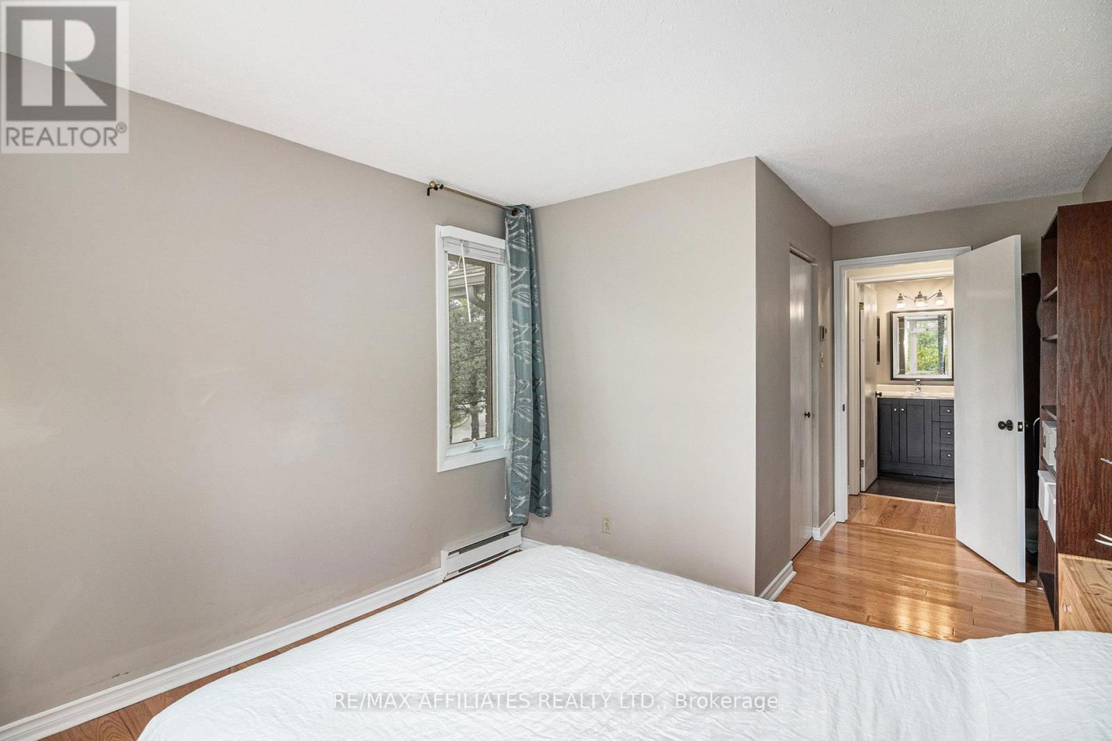 205 - 475 CANTEVAL TERRACE Image 16