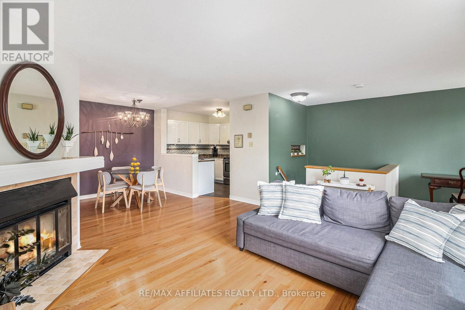 205 - 475 CANTEVAL TERRACE Image 3