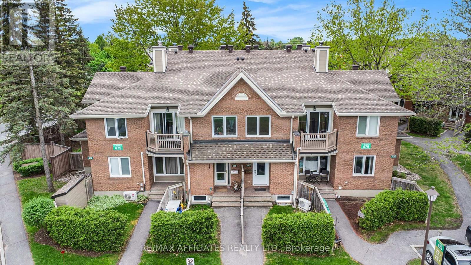 205 - 475 CANTEVAL TERRACE Image 31