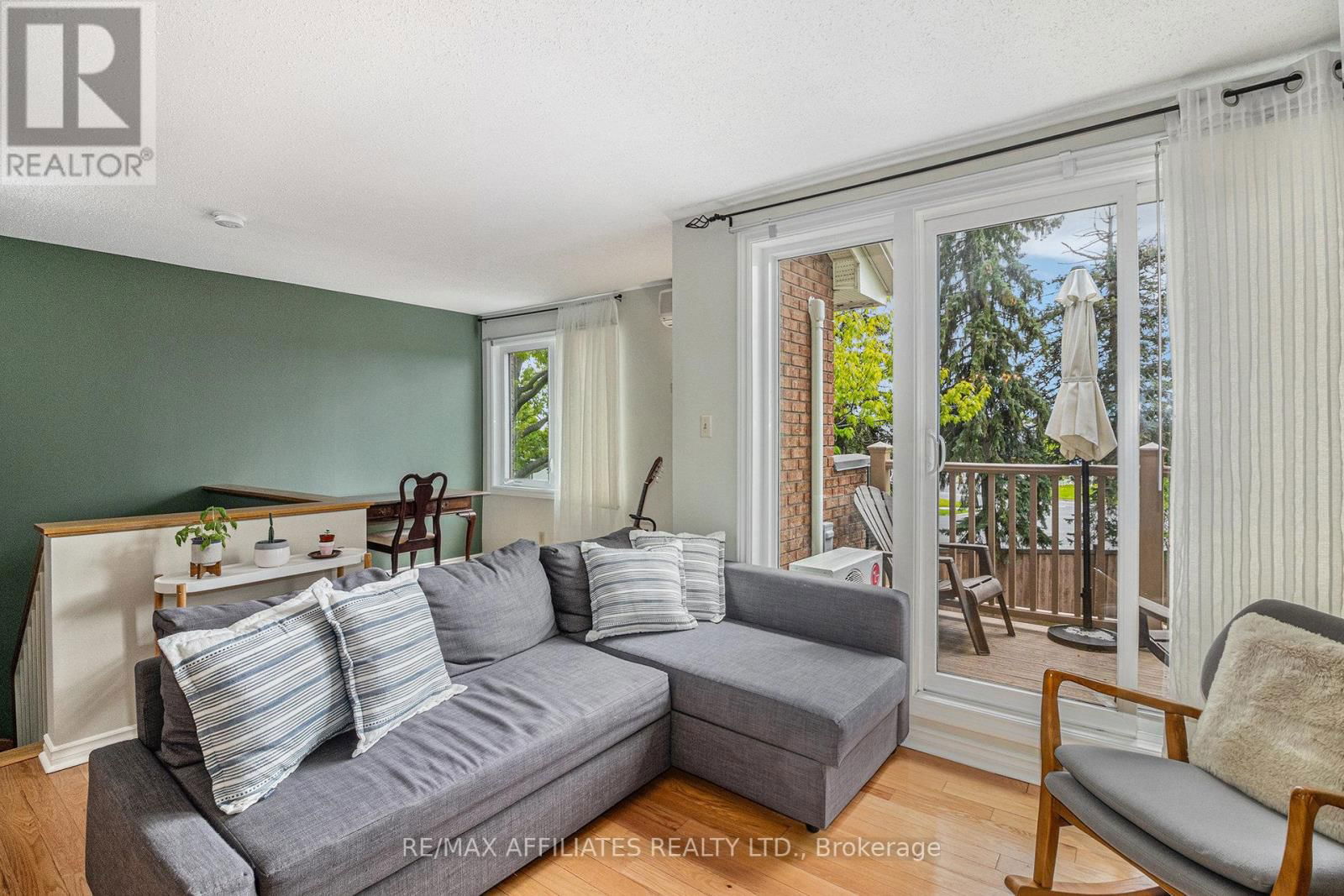 205 - 475 CANTEVAL TERRACE Image 4