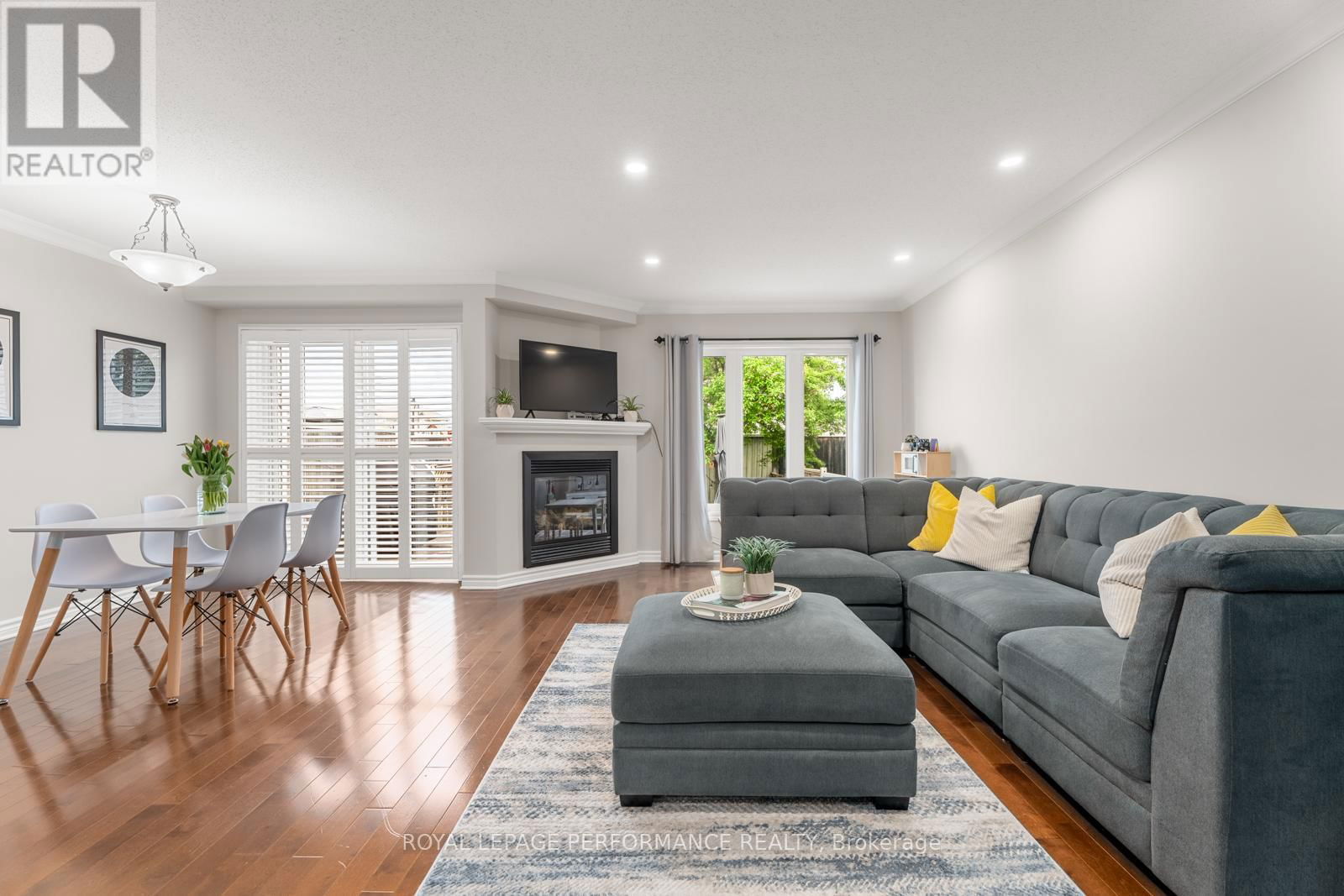 303 BRANTHAVEN STREET Image 11
