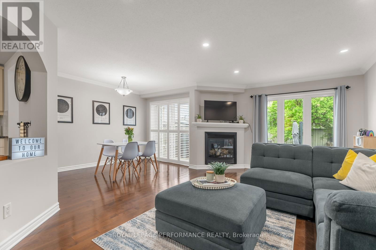 303 BRANTHAVEN STREET Image 12