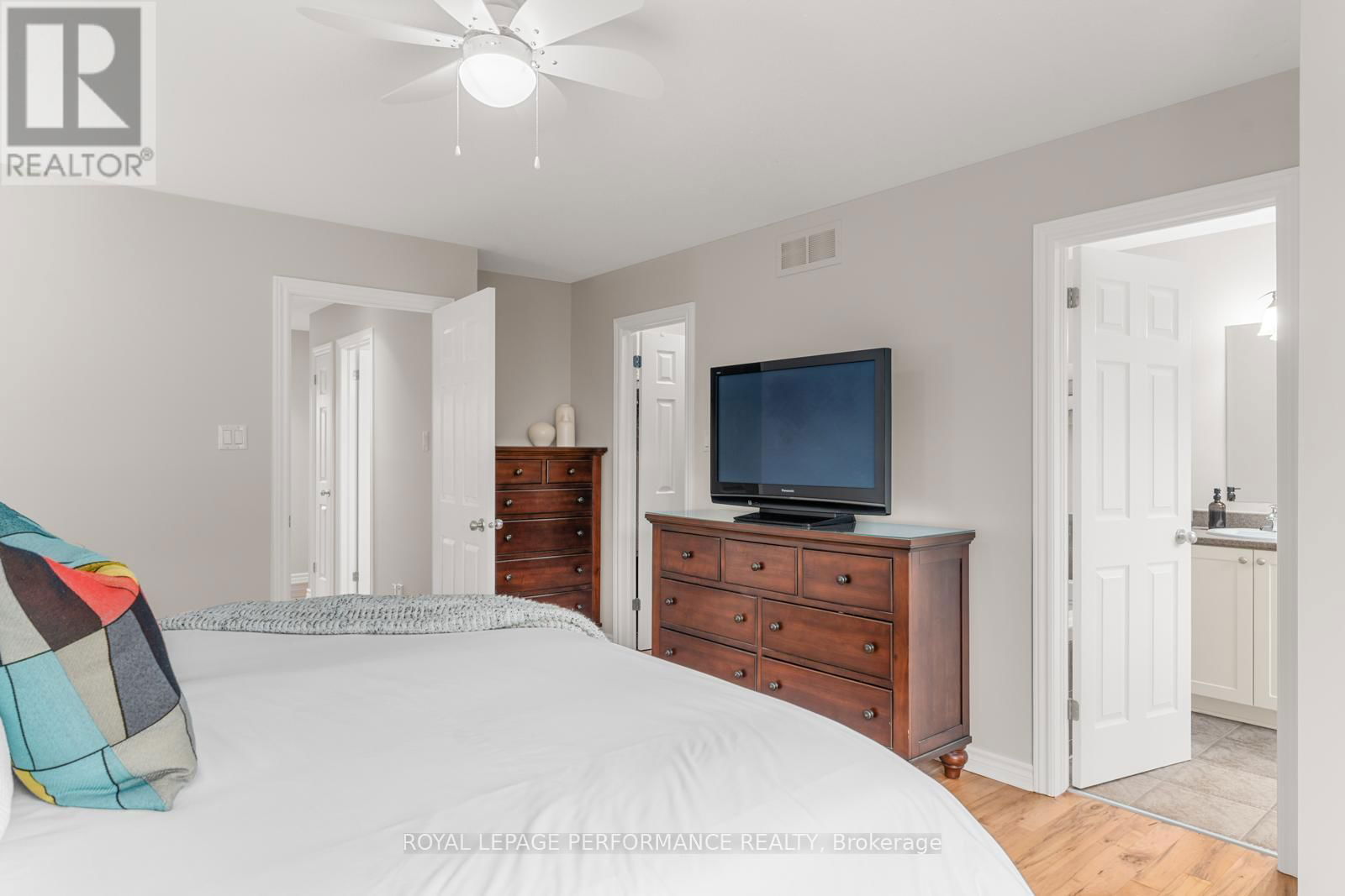 303 BRANTHAVEN STREET Image 20