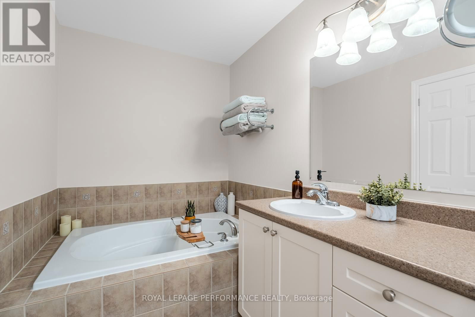 303 BRANTHAVEN STREET Image 22