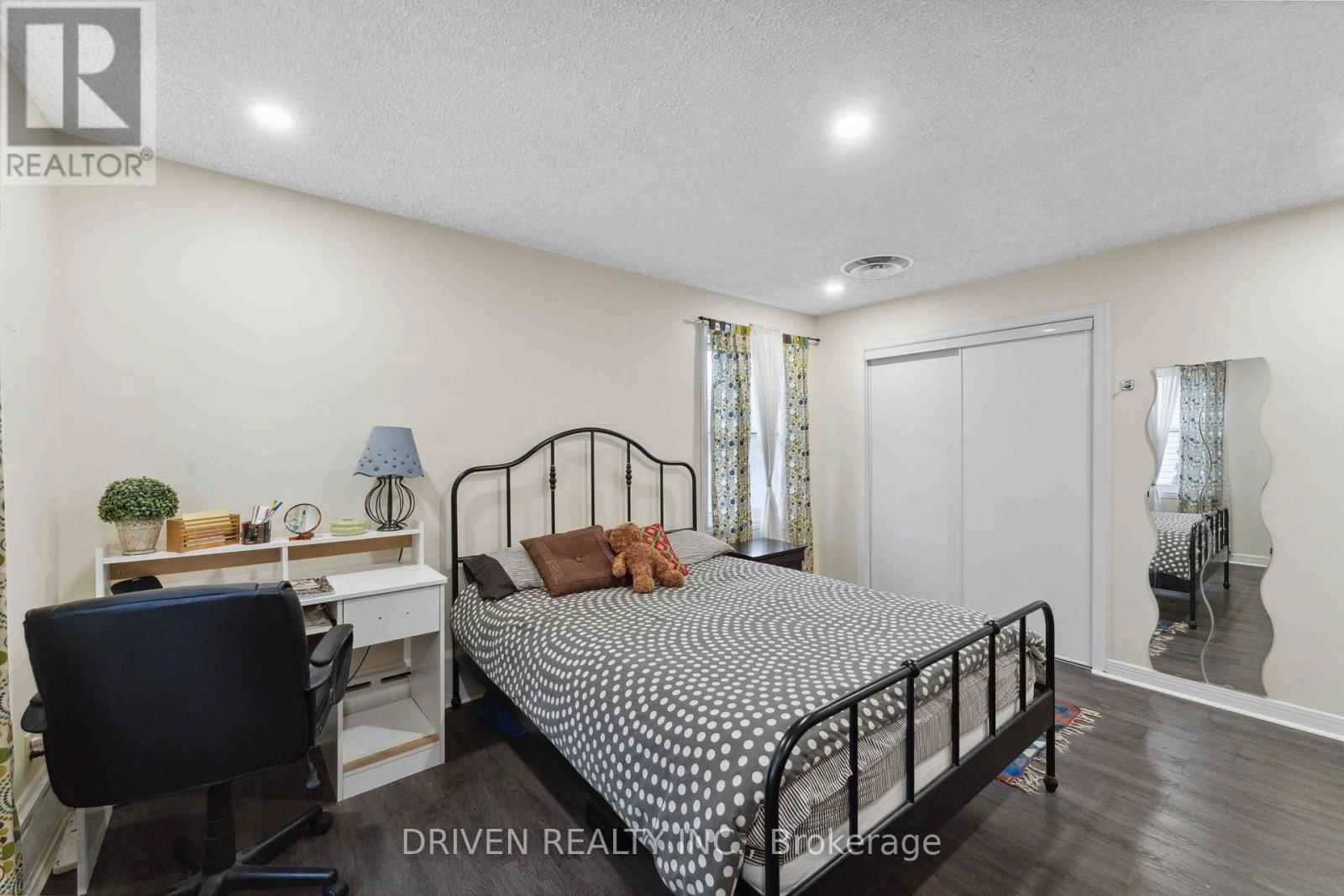 1266 WALKLEY ROAD Image 19