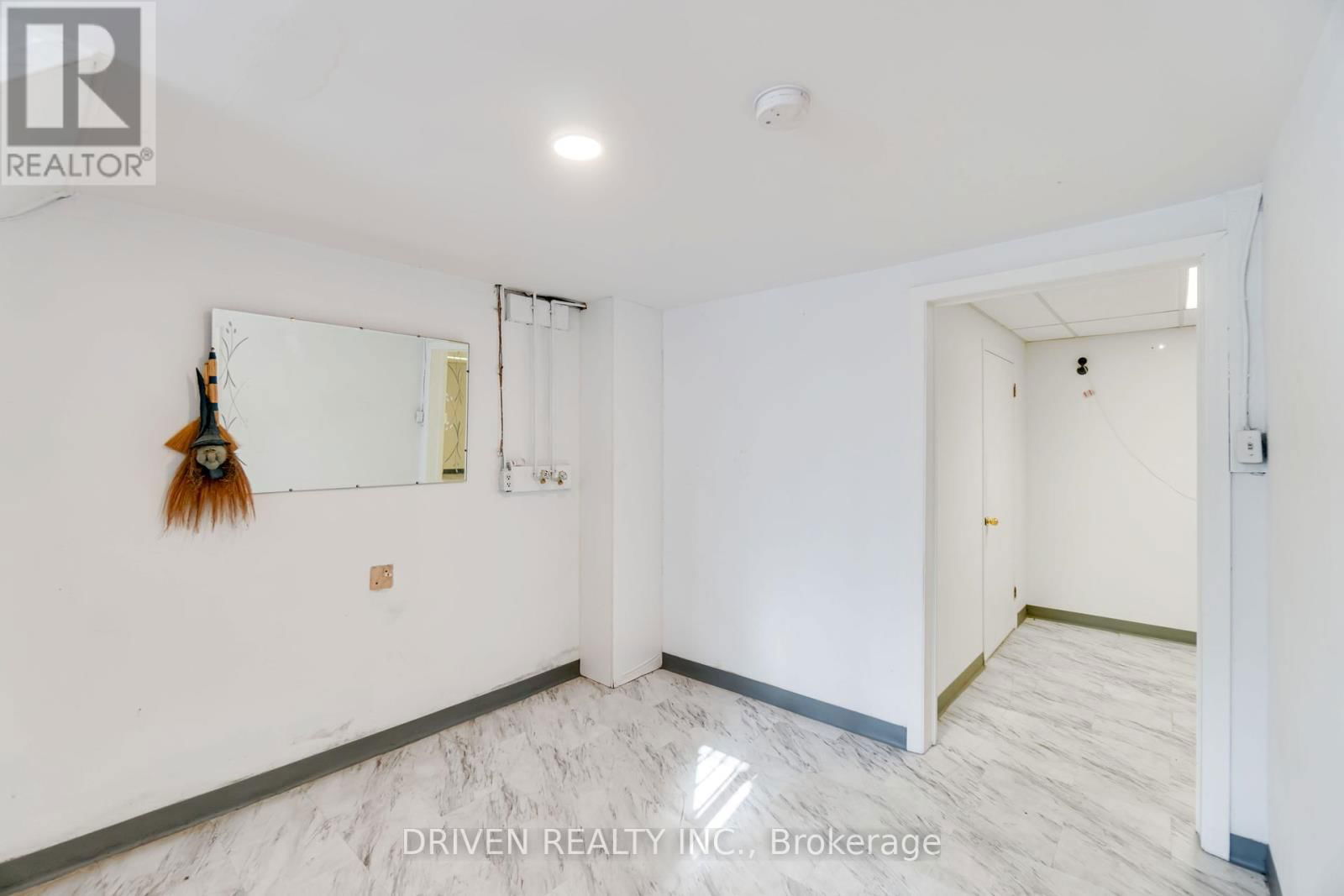 1266 WALKLEY ROAD Image 25