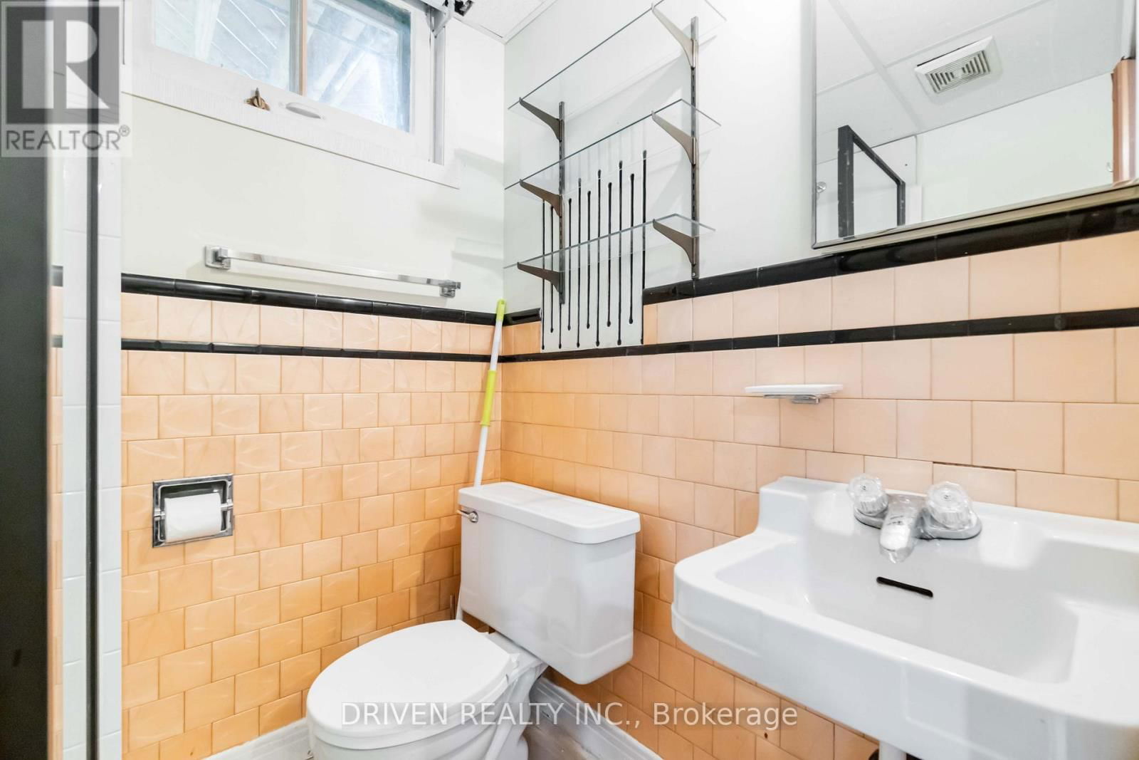 1266 WALKLEY ROAD Image 32