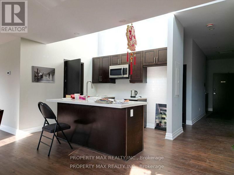 1061 RICHMOND STREET Image 21