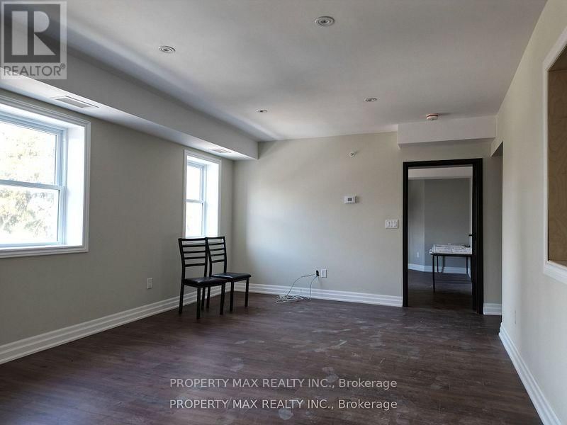 1061 RICHMOND STREET Image 6