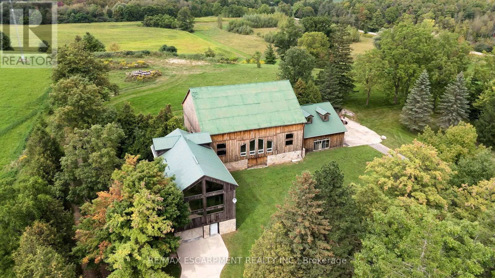 1399 SAFARI ROAD Image 33