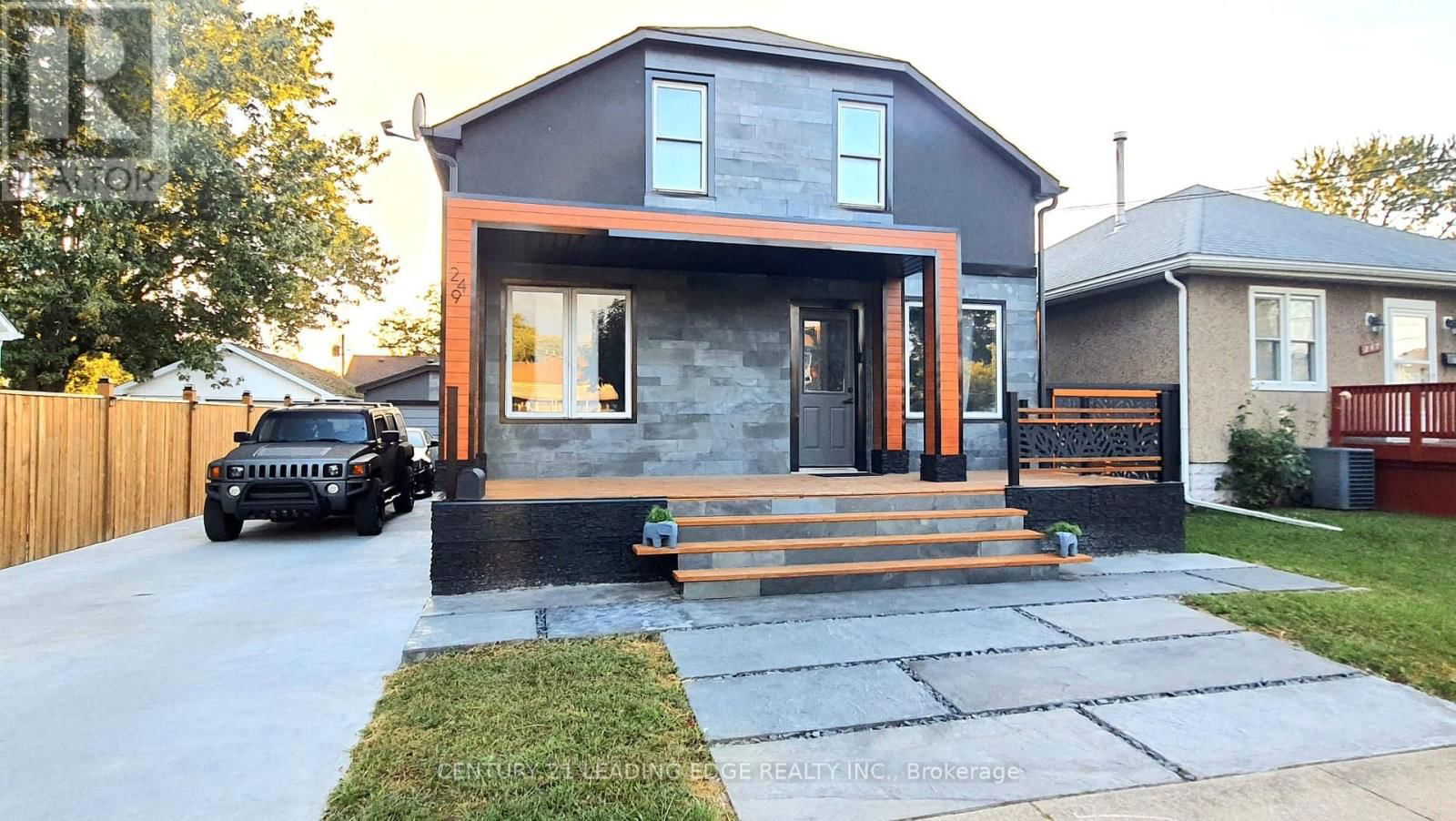 249 WALLACE AVENUE SOUTH Image 3