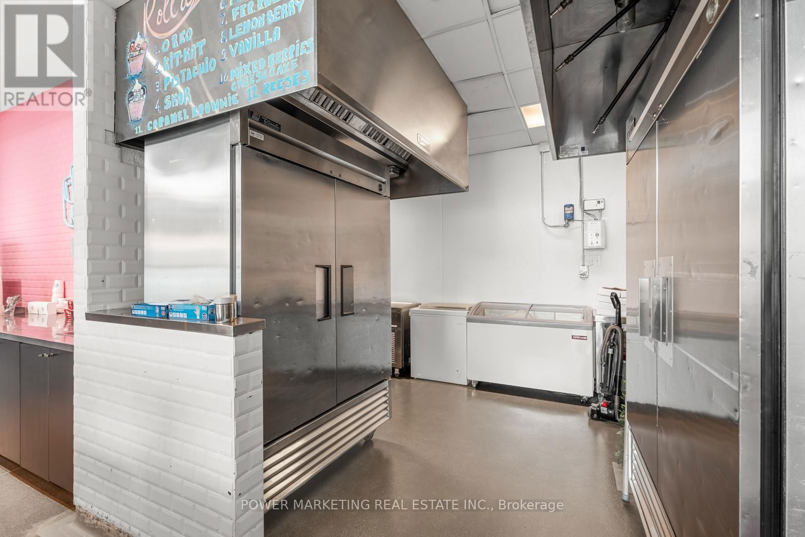 108 - 900 EXHIBITION WAY Image 30
