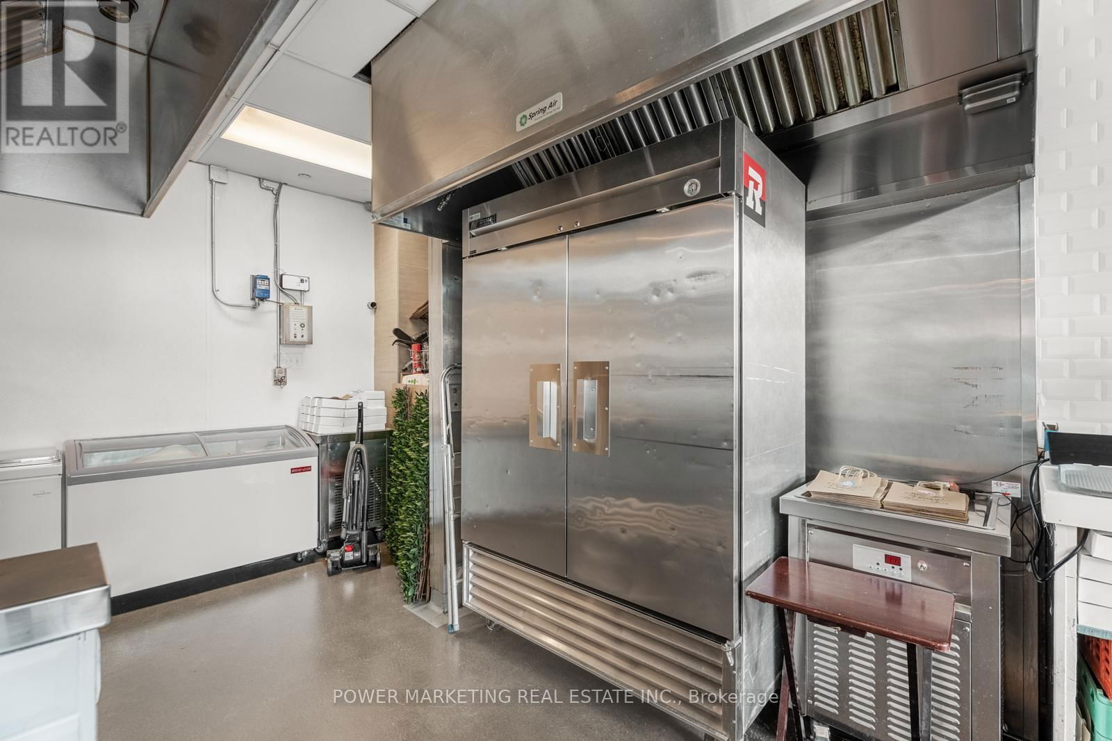 108 - 900 EXHIBITION WAY Image 31