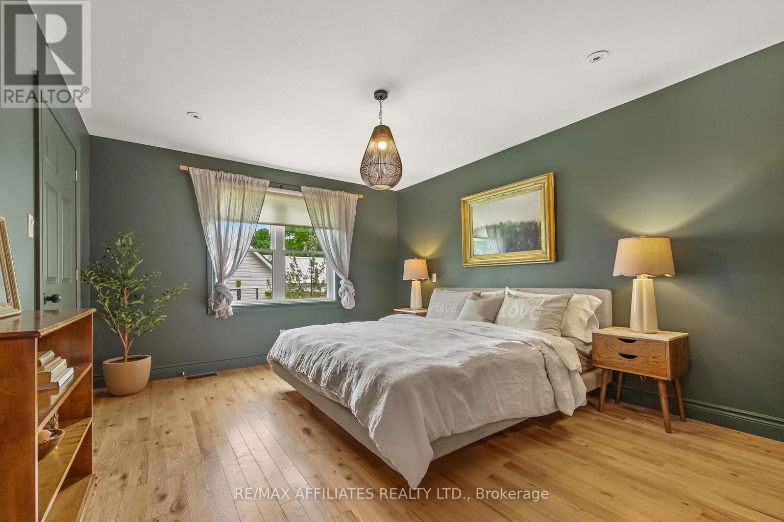 111 DRUMMOND STREET EAST Image 19