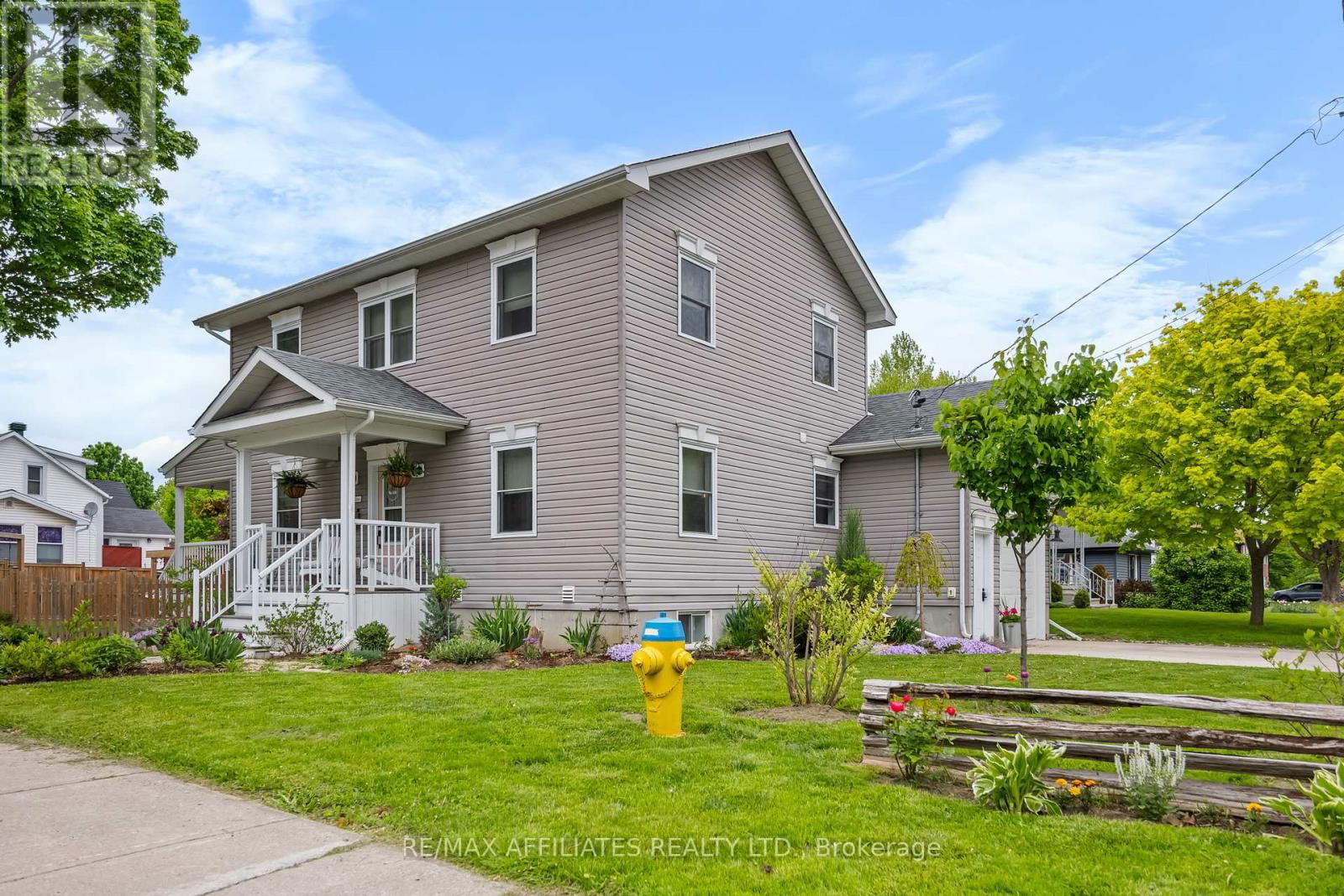 111 DRUMMOND STREET EAST Image 2